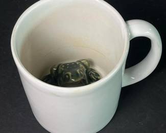 089 ceramicmugwithfrogfigurineinterior