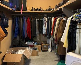 567 hugeclosetlotmensandwomensclothing