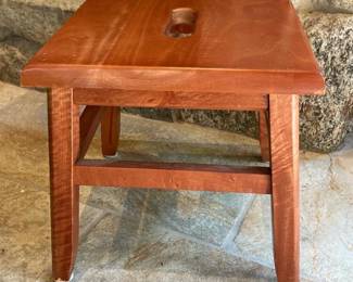 430 woodenstoolwithhandleopening