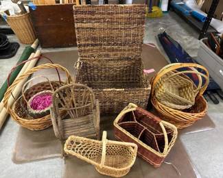 548 assortedwovenbasketsandminiaturetwi