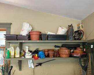 478 assortedgardensuppliesincludingterra