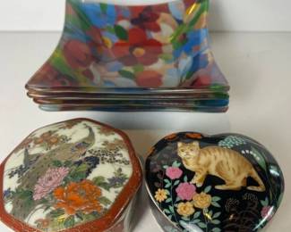 047 japaneseporcelaintrinketboxesandsma