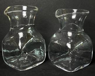 083 pairofsimonpearcehandblownglasscar