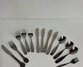 369 childrensstainlesssteelflatwarewith