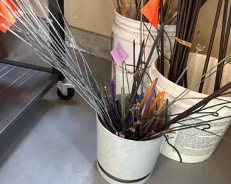 470 assortedmetalgardenstakesandmarkers