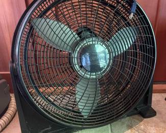 425 laskoblackutilityfloorfanwithadjus