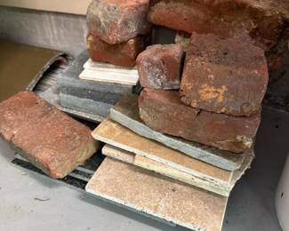 482 assortedbricksandceramictilespieces