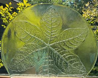 173 glassplatewithpressedleafdesign