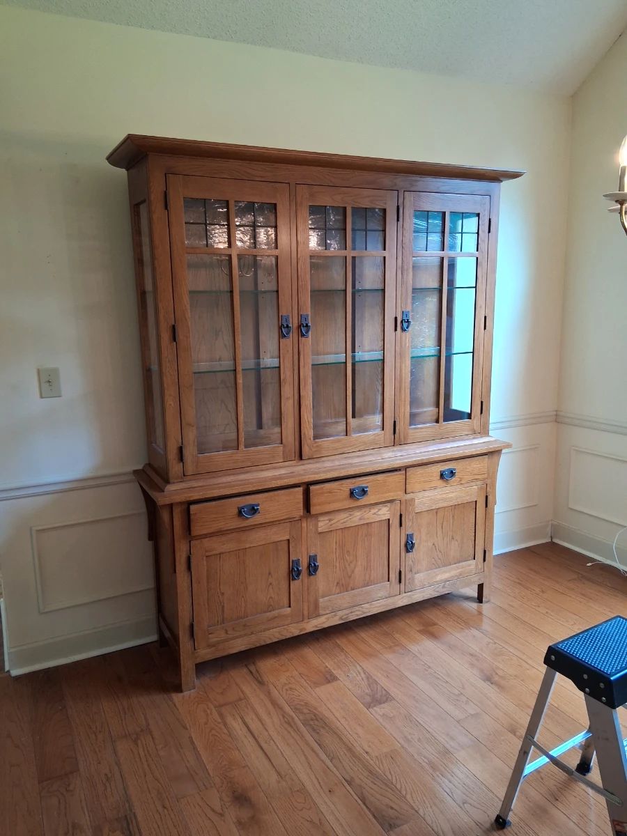 Beautiful, solid oak china cabinet - excellent condition (HEAVY!)