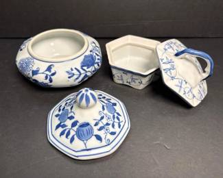 034 blueandwhiteceramicliddedjars