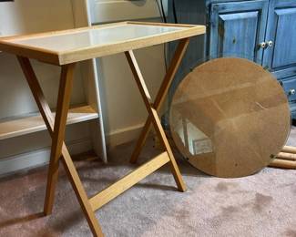 113 foldingtraytableandroundglasstopt