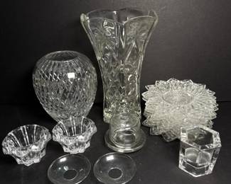 049 assortedclearpressedglasstablewarea