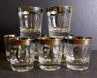 090 setofeightmonogrammedsilvertonesho