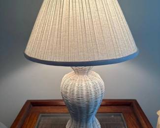 017 wickertablelampwithpleatedshade