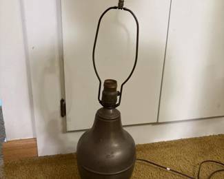 153 brasslikemetaltablelamp