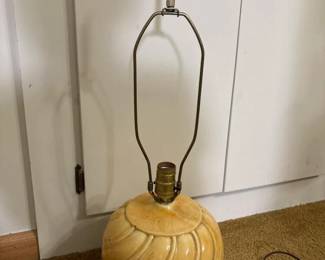 154 vintageceramictablelamp