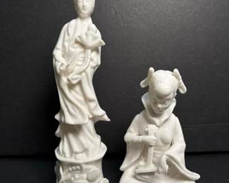 030 pairofasianstylewhiteporcelainfigu
