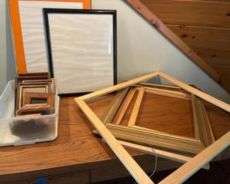 184 assortedpictureframeswoodandmetali