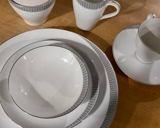 Mikasa Spectrum (Gray Lines) 8 placesettings