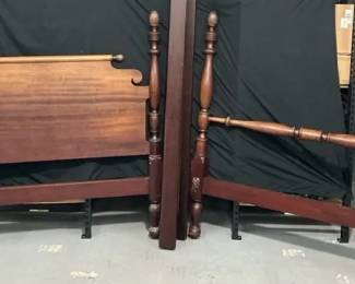 Pineapple FourPost Bed