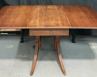 Duncan Phyfe Style DropLeaf Table