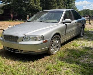 Right front damage, needs a battery, transmission shot and possibly more…a project Volvo S80 car (Volvo S80 car (needs work) Volvo S80 car (VOLVO S80 needs work) 