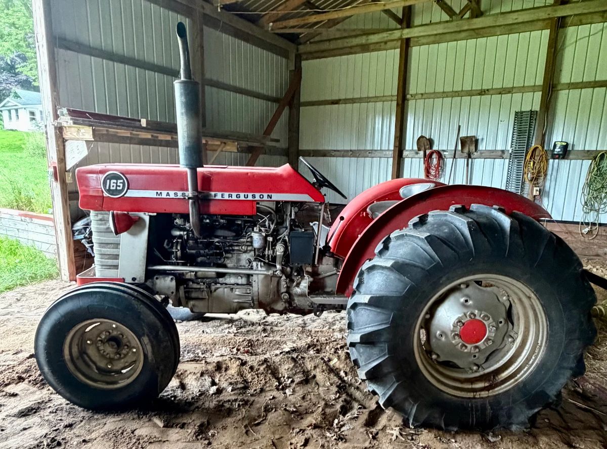 Massey Ferguson 165 Diesel Utility Tractor 1916 Hrs PLUS Big Bee Titan Brush Hog Rotary Cutter
