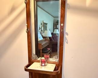 Pulaski Furniture Oak Hall Tree Style