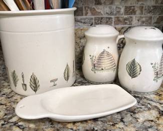 Pfaltzgraff Naturewood Kitchenware Collection