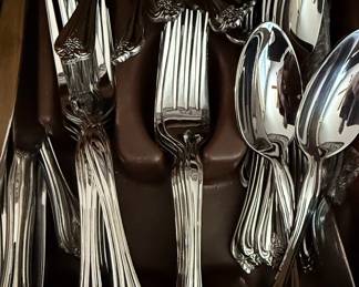 Oneida Arbor Rose Silverplate Flatware Set