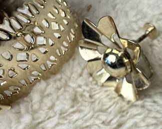 Mid-Century Style Gold Tone Flower Jewelry Set