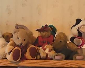Collection of Boyd's Bears and other plush toys