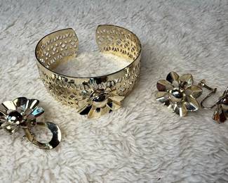 Mid-Century Style Gold Tone Flower Jewelry Set