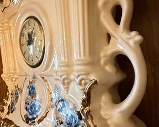 1979 Indiana Molds Ceramic Mantel Clock with Lanshire Movement