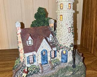 Hawthorne Village Thomas Kinkade Guiding Point Lighthouse