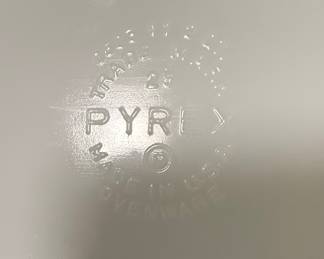 Pyrex Butterprint Casserole Dish