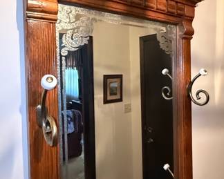Pulaski Furniture Oak Hall Tree Style