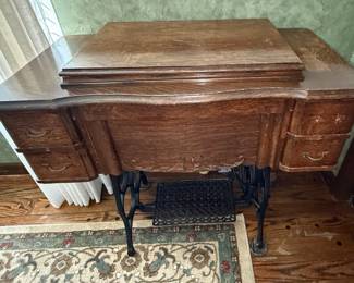 Singer "Sphinx" Treadle Sewing Machine Style