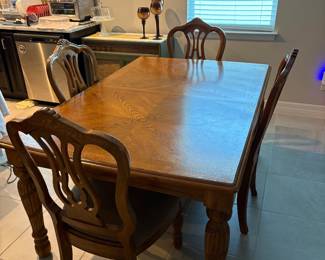 Dining Table with 6 chairs