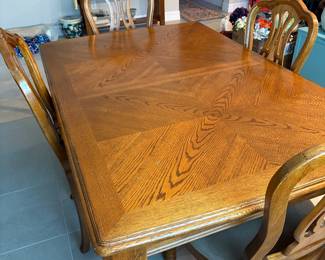 Dining Table with 6 chairs