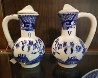 Oil and vinegar ewers
