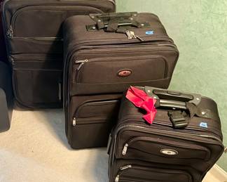 Overhead compartment cloth, roll, compartment suitcases $20 & $35;