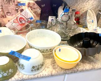 Vintage Sunbeam mixer $50olive & white 4 pc vintage Pyrex bowl set $120; butter yellow 2 bowl set $35