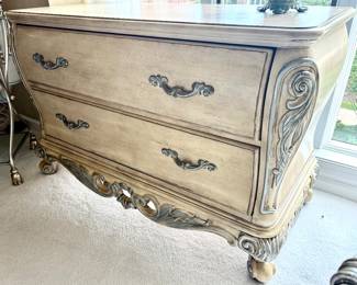 47”wx 22”dx 31”h (2) drawer antique white Dresser $200