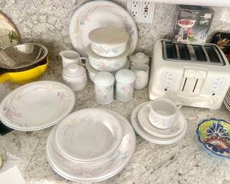 Nova Stufio 5pc place setting $15; 8 full place settings available, misc pcs available too