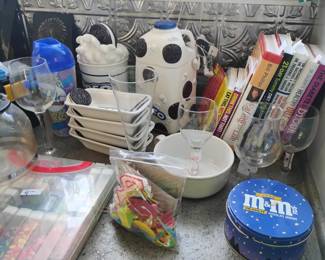 Oreo cookie jars & m&m tin also have a cracker jack tin
