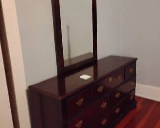 Another mirror &chest