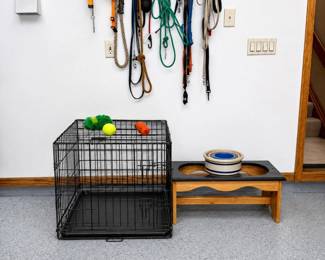 hv- This pet supply item features a 24-inch dog cage and 11.25 in raised dog bowl stand The elevated design helps promote better posture for your pet while eating, making it an ideal addition for medium to large dogs. It alap includes a removable stoneware bowl, finished with a blue stripe design, perfect for holding food or water.