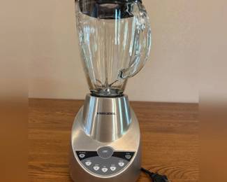 ji- Experience powerful blending with this Black & Decker blender featuring a durable stainless steel base and a clear glass jar. The blender showcases multiple control buttons for versatile blending options, housed in a sleek, modern design. Its stainless steel construction ensures long-lasting use, while the transparent glass jar allows you to monitor blending progress easily. Compact in size, it fits conveniently on any kitchen countertop and is equipped with a sturdy handle for easy pouring and handling.