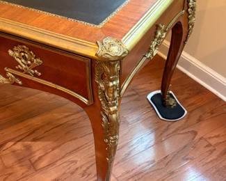 Item 11 Stamford Desk